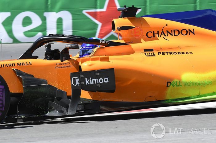 Fernando Alonso, McLaren MCL33, con parafina