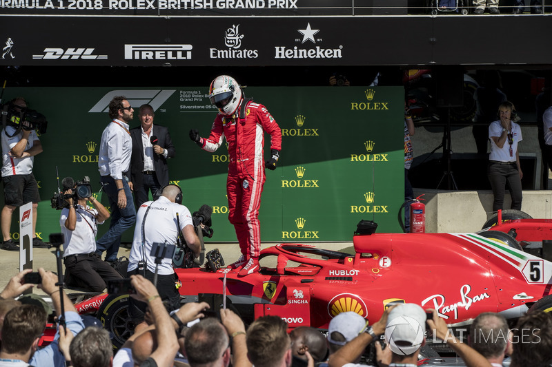 Sebastian Vettel, Ferrari, festeggia nel parco chiuso