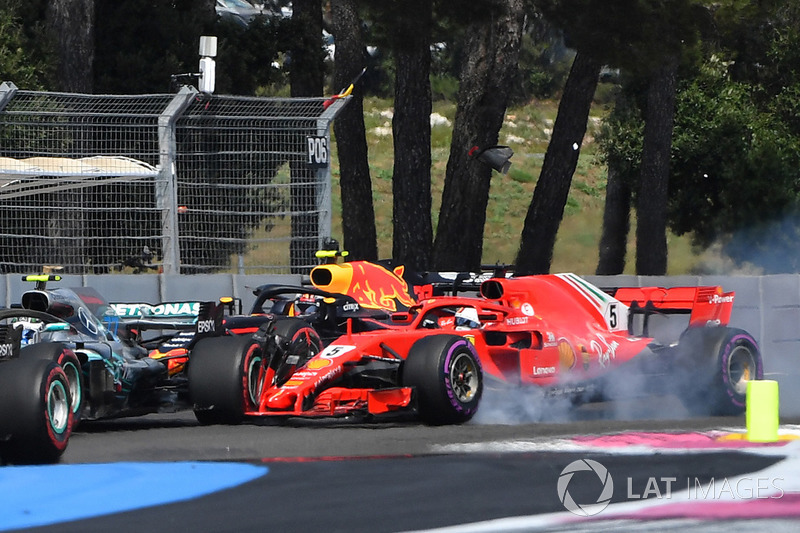 Sebastian Vettel, Ferrari SF-71H blokkeert een wiel en raakt Valtteri Bottas, Mercedes-AMG F1 W09