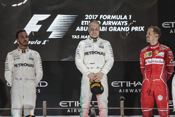 Podium : le vainqueur Valtteri Bottas, Mercedes AMG F1, le deuxième, Lewis Hamilton, Mercedes AMG F1, le troisième, Sebastian Vettel, Ferrari