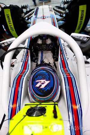 Valtteri Bottas, Williams FW38 Mercedes with halo