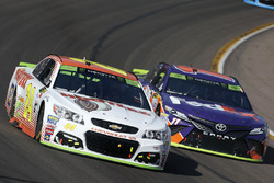 Chase Elliott, Hendrick Motorsports Chevrolet, Denny Hamlin, Joe Gibbs Racing Toyota