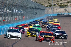 Martin Truex Jr., Joe Gibbs Racing, Toyota Camry Bass Pro Shops, Kevin Harvick, Stewart-Haas Racing, Ford Mustang Jimmy John's Freaky Fast Rewards, Chase Elliott, Hendrick Motorsports, Chevrolet Camaro Unifirst