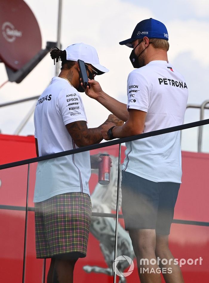 Lewis Hamilton, Mercedes-AMG F1 y Valtteri Bottas, Mercedes-AMG F1 
