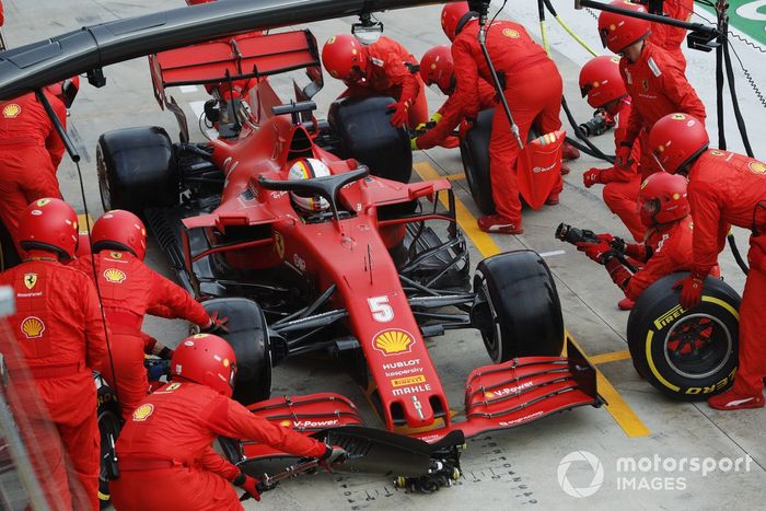 Sebastian Vettel, Ferrari SF1000, pit stop