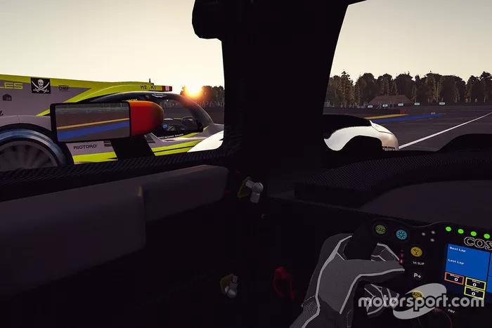 Acciones en la pista al atardecer