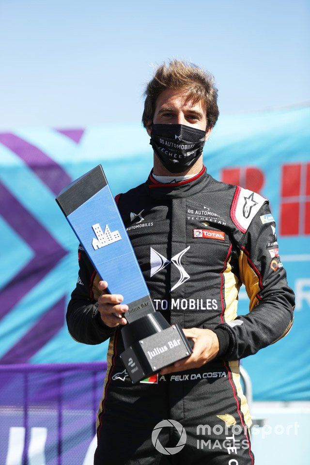 Antonio Felix da Costa, DS Techeetah, celebra su pole position