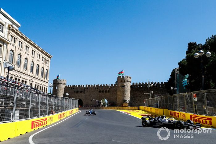 Yuki Tsunoda, AlphaTauri AT03, Fernando Alonso, Alpine A522