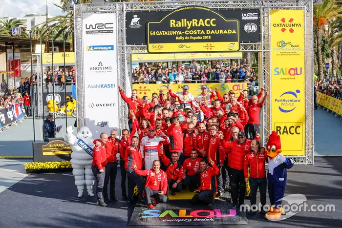 Sébastien Loeb, Daniel Elena, Citroën World Rally Team Citroën C3 WRC con el equipo