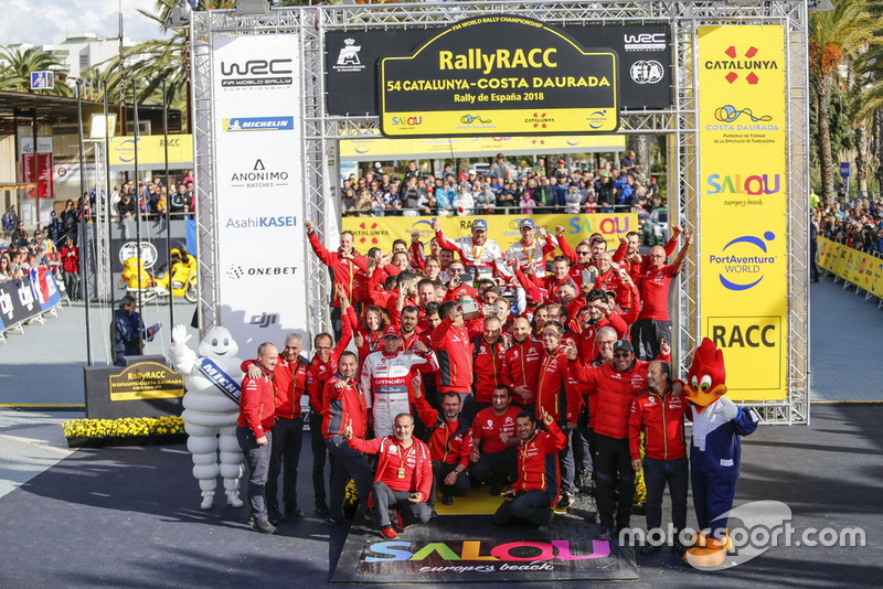 Winners Sébastien Loeb, Daniel Elena, Citroën World Rally Team Citroën C3 WRC with the team