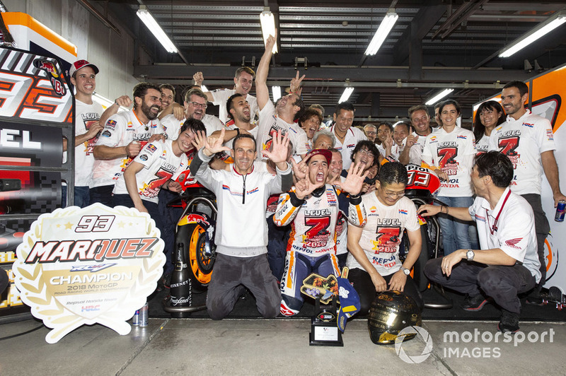 Marc Marquez, Repsol Honda Team celebra con su equipo