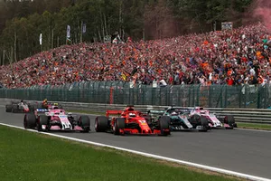 Esteban Ocon, Racing Point Force India VJM11, Sebastian Vettel, Ferrari SF71H, Lewis Hamilton, Mercedes AMG F1 W09 en Sergio Perez, Racing Point Force India VJM11