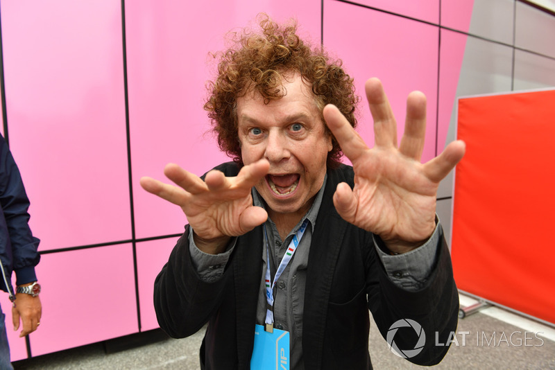 Leo Sayer, penyanyi