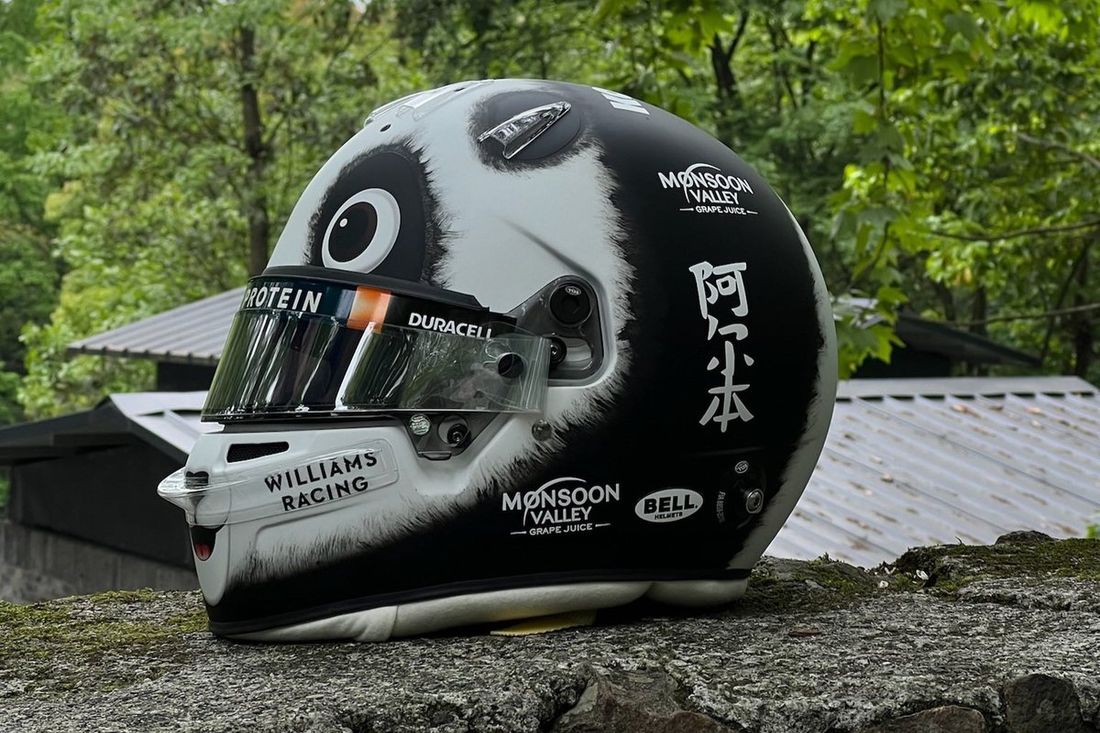 Alex Albon, Williams con su casco especial
