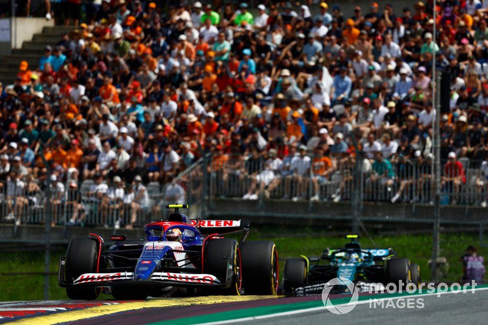 Yuki Tsunoda, RB F1 Team VCARB 01, Fernando Alonso, Aston Martin AMR24