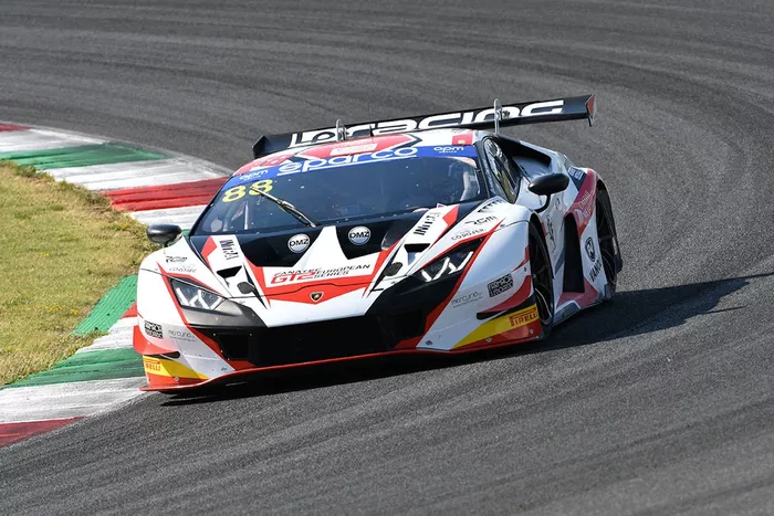 #88 LP Racing, Lamborghini Huracan GT3 Evo: Pietro Perolini, Angelo Negro, Lorenzo Veglia
