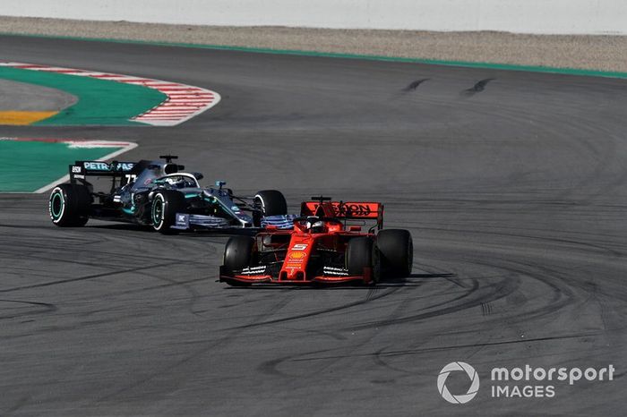 Sebastian Vettel, Ferrari SF90 y Valtteri Bottas, Mercedes-AMG F1 W10 EQ Power+