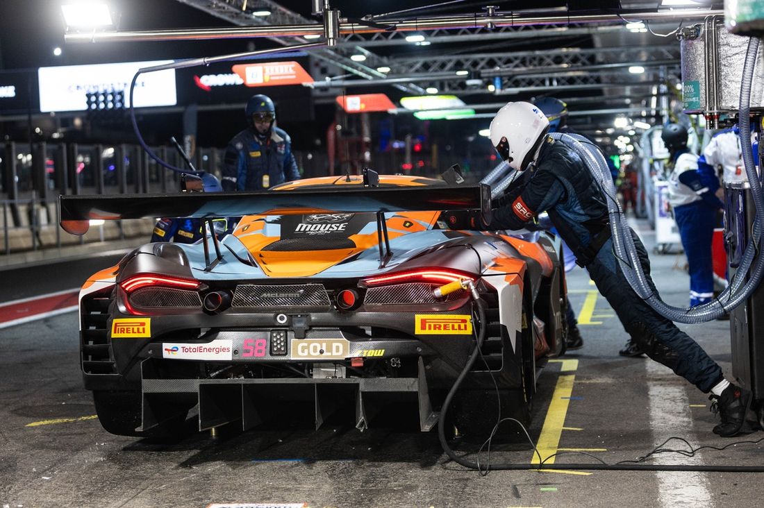 #59 Garaje 59 McLaren 720S GT3 EVO: Joseph Loake, Marvin Kirchhöfer, Benjamin Goethe