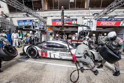 Boxenstopp: #1 Porsche Team, Porsche 919 Hybrid: Timo Bernhard, Mark Webber, Brendon Hartley