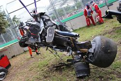 El McLaren MP4-31 de Fernando Alonso, McLaren después del accidente