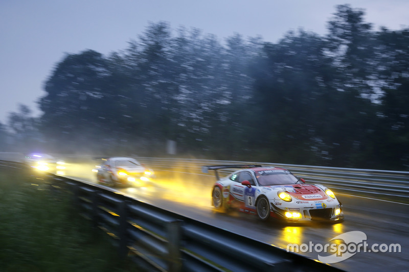 #3 Frikadelli Racing Team, Porsche 911 GT3 R: Klaus Abbelen, Sabine Schmitz, Patrick Huisman, Norbert Siedler