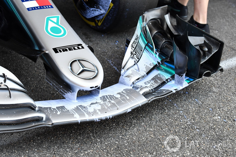 Переднее крыло Mercedes-AMG F1 W09
