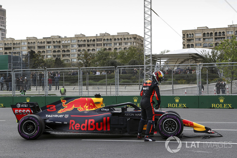 Race retiree Max Verstappen, Red Bull Racing RB14