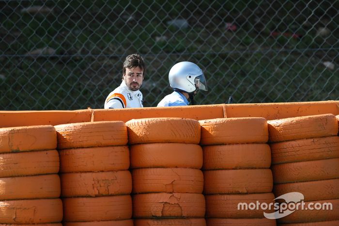 Fernando Alonso, McLaren se queda parado en la FP1