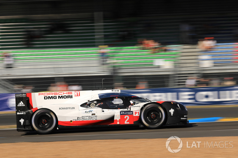 #2 Porsche Team Porsche 919 Hybrid: Timo Bernhard, Earl Bamber, Brendon Hartley