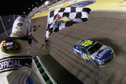 Jimmie Johnson, Hendrick Motorsports Chevrolet takes the win