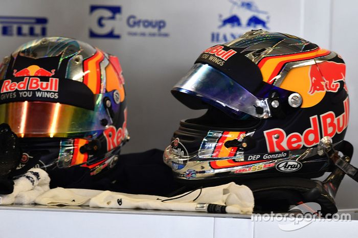 Cascos de Carlos Sainz Jr., Scuderia Toro Rosso