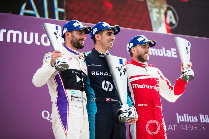 José María López, DS Virgin Racing, Sébastien Buemi, Renault e.Dams, and Nick Heidfeld, Mahindra Racing, celebra