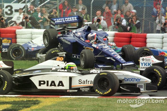 Jarno Trulli - 14 abandonos en la primera vuelta