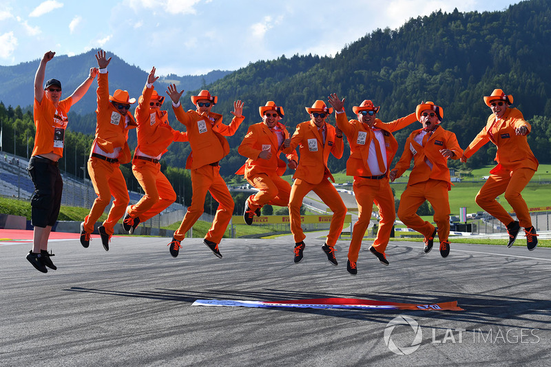 Уболівальники Макса Ферстаппена, Red Bull Racing