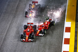 Sebastian Vettel, Ferrari SF70H, Max Verstappen, Red Bull Racing RB13, Kimi Raikkonen, Ferrari SF70H