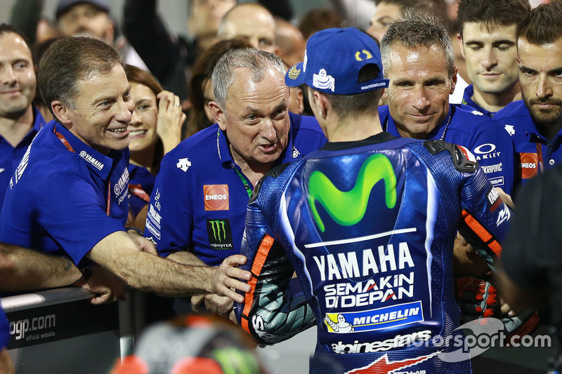 Le vainqueur Maverick Viñales, Yamaha Factory Racing, félicité par Ramon Forcada