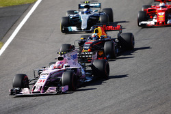 Естебан Окон, Sahara Force India F1 VJM10, Даніель РІккардо Red Bull Racing RB13, Валттері Ботттас,
