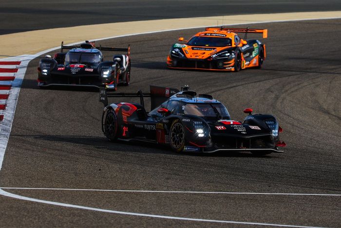 #7 Toyota Gazoo Racing Toyota GR010 — гибрид: Майк Конвей, Камуи Кобаяши, Ник Де Врис