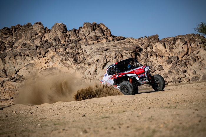 #301 BBR Motorsport Taurus: Dania Akeel, Sebastien Delaunay