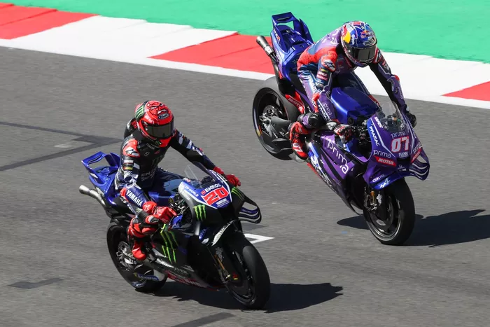 Fabio Quartararo, Yamaha Factory Racing; Toprak Razgatlioglu, Pramac Racing
