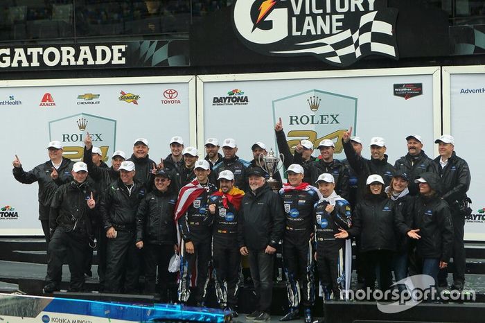 Ganadores #10 Konica Minolta Cadillac DPi-V.R.: Renger Van Der Zande, Jordan Taylor, Fernando Alonso, Kamui Kobayashi
