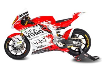 Gros plan sur la moto de Stefano Manzi, MV Agusta F2