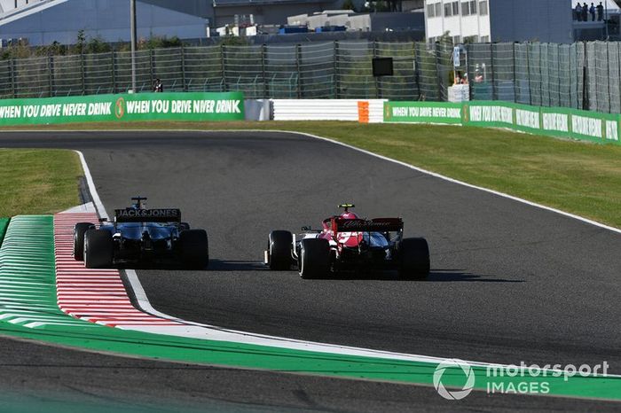 Romain Grosjean, Haas F1 Team VF-19, Antonio Giovinazzi, Alfa Romeo Racing C38