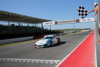 Bandiera a scacchi per Gian Luca Pellegrini, Guest Car