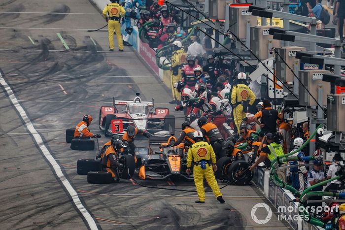 Felix Rosenqvist, Arrow McLaren Chevrolet, parada en boxes