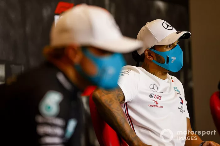 Lewis Hamilton, Mercedes-AMG F1 en la conferencia de prensa 