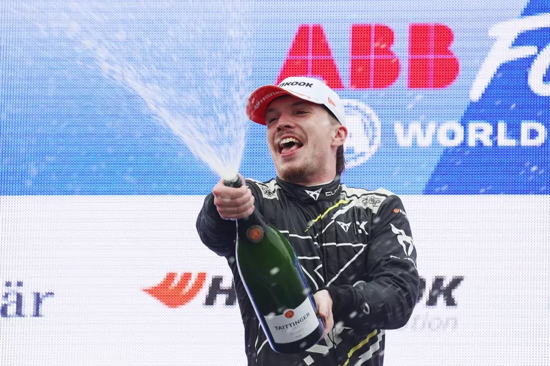 Podium : troisième place Dan Ticktum, Kiro Race Co