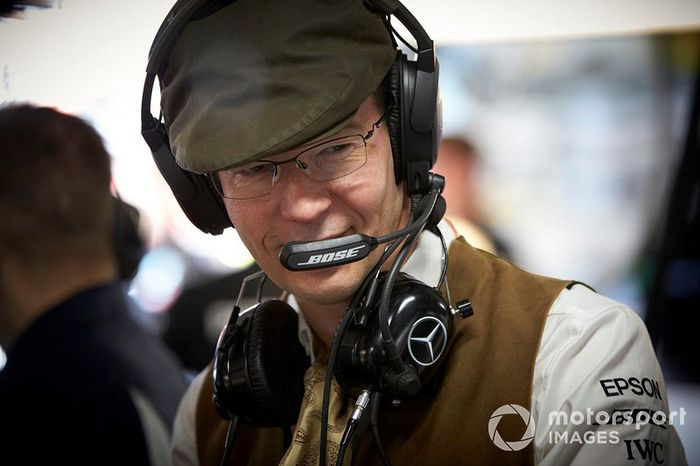 Miembros de Mercedes AMG F1 en la sesión de fotos del 125º aniversario de Mercedes