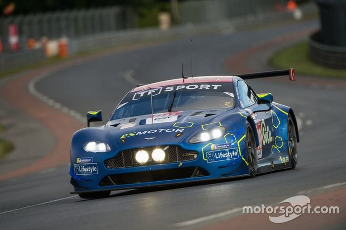 #90 TF Sport Aston Martin Vantage: Salih Yoluc, Euan Hankey, Charles Eastwood