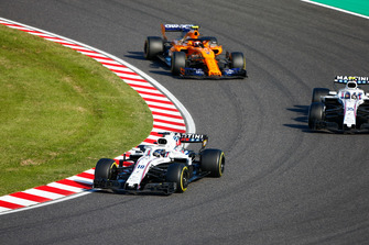 Lance Stroll, Williams FW41, Sergey Sirotkin, Williams FW41, Stoffel Vandoorne, McLaren MCL33